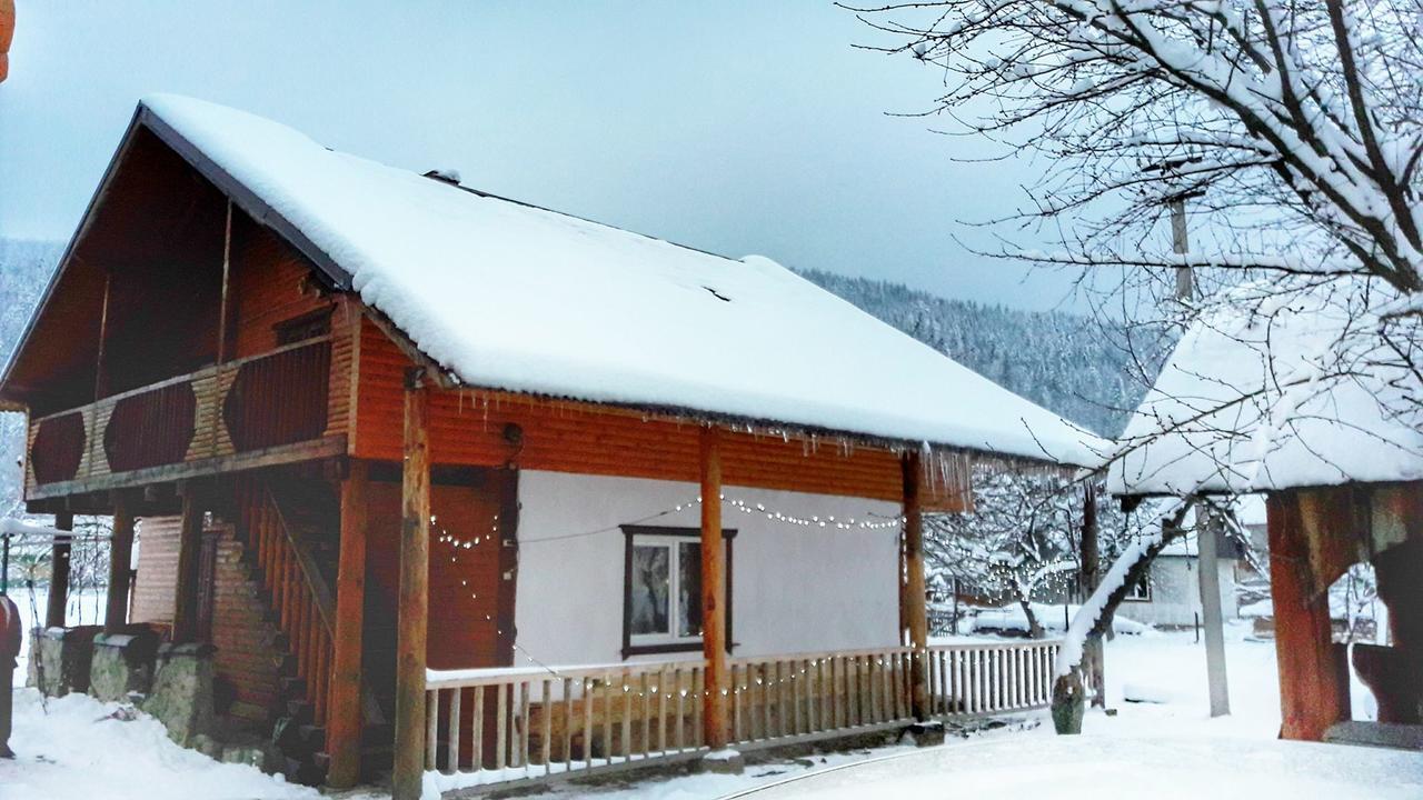 Отель Gostynna Hata Микуличин Экстерьер фото
